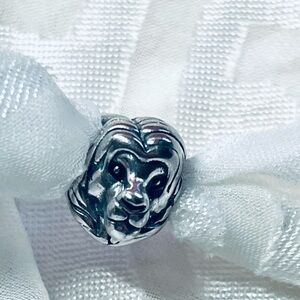🦁 NWOT Simba Charm - The Lion King✨